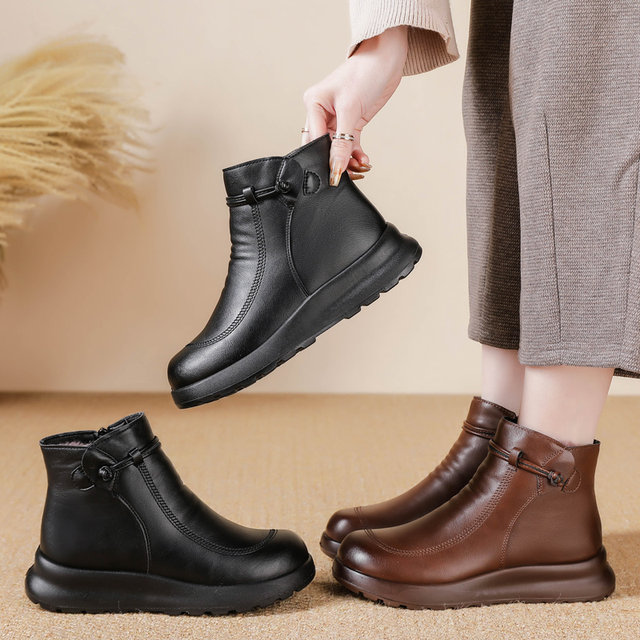 Genuine leather mother's shoes cotton shoes winter plus velvet to keep warm middle-aged soft-soled short boots non-slip middle-aged and elderly wool women's boots