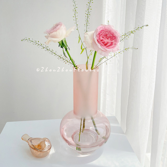 Light luxury pink glass vase vase modern minimalist home living room model room soft decoration decoration ideas