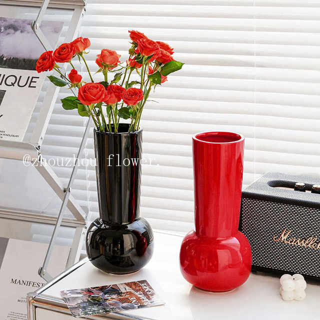 Medieval style ceramic vase Nordic high-end creative home art dry flower arrangement flower vessel living room decoration ornaments