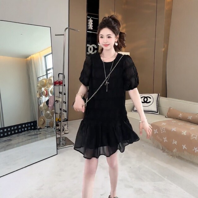 High-end round neck pleated texture short-sleeved dress for women 2025 summer new fashionable slim A-line midi skirt