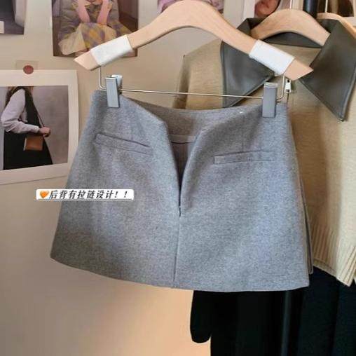 Side zipper wool skirt for women in autumn and winter 2025 new high-waisted slim and versatile A-line anti-exposure hip-covered skirt

