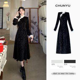 Large new Chinese style national wind improved cheongsam dress women autumn and winter new plush plush stitching velvet small black skirt