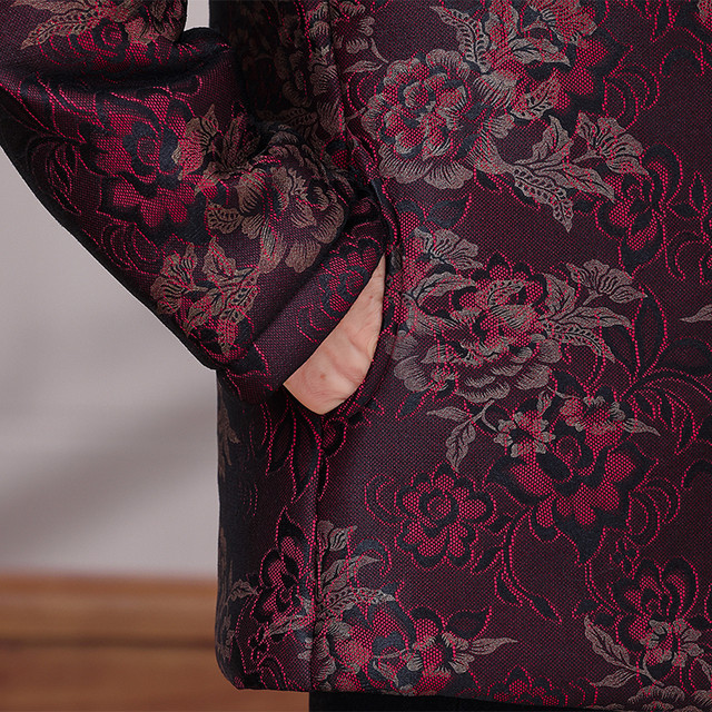 Elderly people's cotton-padded clothes, female mothers' winter coats, Chinese-style plate buckles, 70-year-old and 80-year-old ladies' cotton-padded clothes, warm grandma's cotton-padded jackets