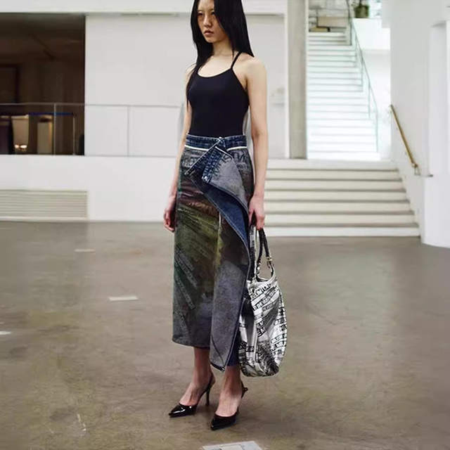 Wrapped double-sided wear art design printing washing and old denim zipper splicing straight long skirt trendy
