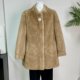 Mom's winter coat is fashionable and stylish. Middle-aged and elderly women have noble fur all-in-one imitation mink velvet coat.
