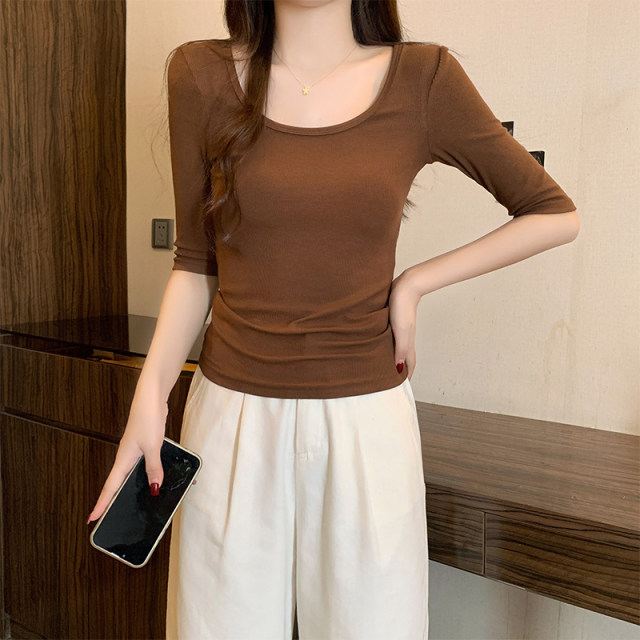 Gray mid -sleeve U -collar bottom shirt female 2024 new spring and autumn slim collar dew back clavicle five -point sleeve top
