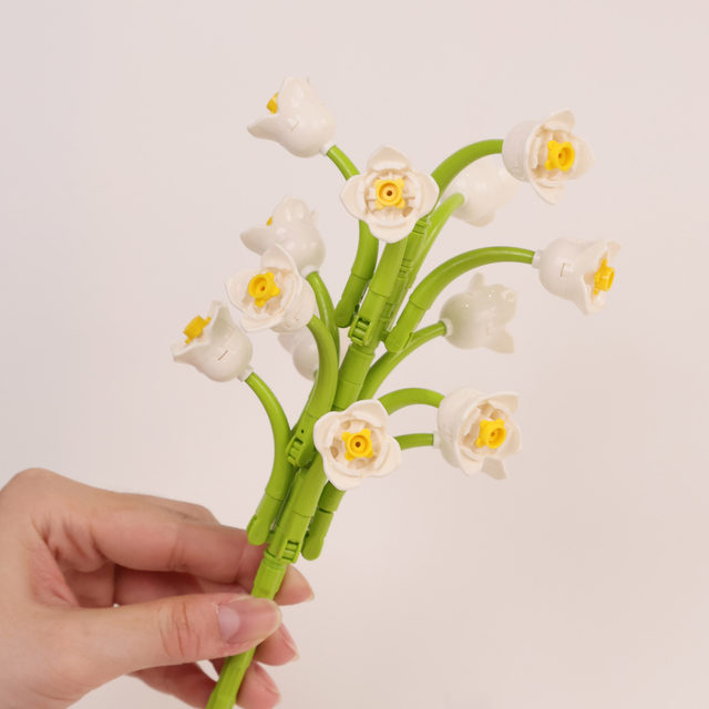 Bouquet of building blocks single immortal flowers roses sunflower DIY hand-made assembled toys to give girlfriend holiday gifts