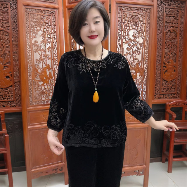 High-end spring and autumn velvet young mother dress loose top flocking and burning flowers to cover flesh to make her look slim and elegant bottoming shirt
