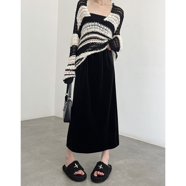 Golden velvet skirt female spring and autumn 2023 new high -level retro -high waist tube split middle long A -line skirt

