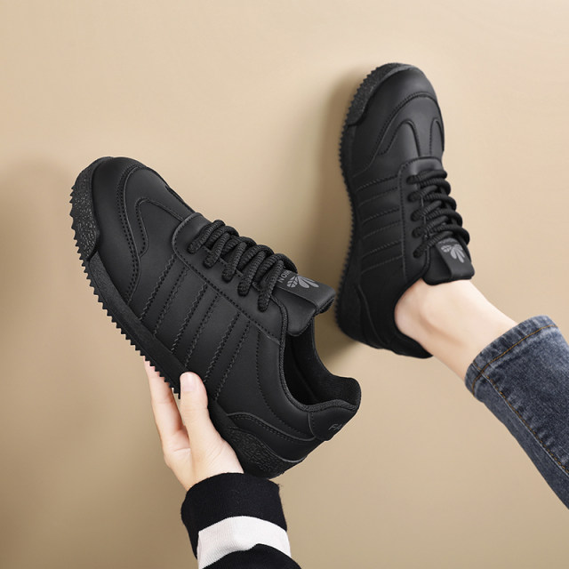 Black sneakers for women spring and autumn waterproof non-slip leather work shoes for a long time without tired feet kitchen shoes large size 41-43
