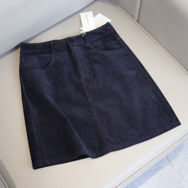 Clearance corduroy skirt autumn and winter new high-waisted slim hip A-line skirt small short skirt pocket broken
