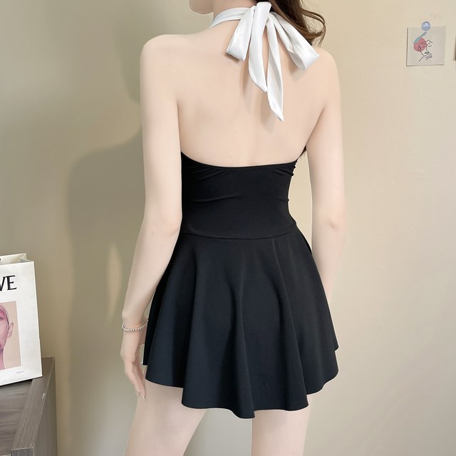 Beautiful swimsuit for women in summer 2025 new one-piece dress boxer pants to cover flesh to make them look slimming and high-end color-blocking hot spring swimsuit