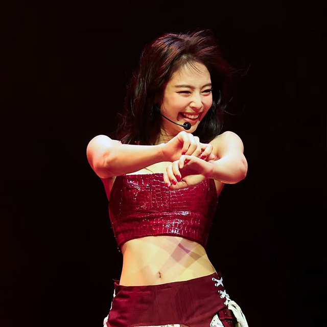 KLIOU Girls' Group Hot Red Sleeveless Vest Women's Design Slim High Waist Navel Short Top