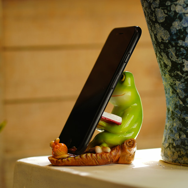Frog mobile phone bracket Creative home cute animal small swing living room office desktop lazy chasing artifact
