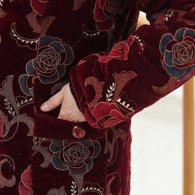
Middle-aged and elderly women's winter clothing plus velvet and thickening hooded mid-length cotton-padded jacket 6070 80-year-old wife warm cotton coat