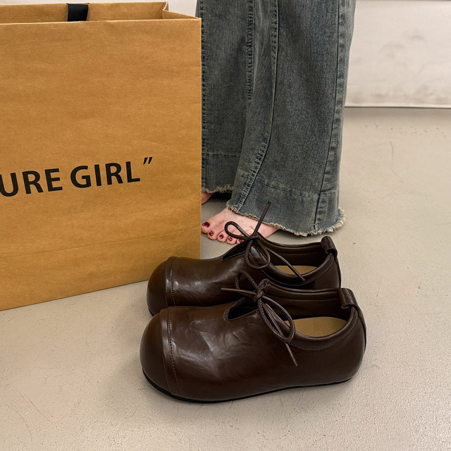 French flat-soled inner heightening single shoes for women, autumn black large-toe small leather shoes 2025 new style with skirt Mary Jane shoes