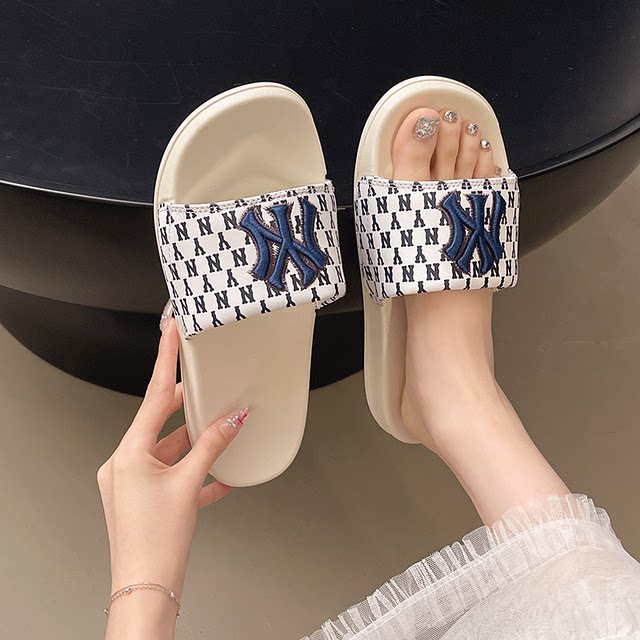 New slippers for women summer trendy exterior embroidery ny Korean version beach outdoor 2025 couple anti-slip internet celebrity one-slip stroke