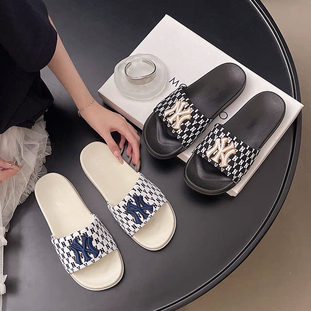 New slippers for women summer trendy exterior embroidery ny Korean version beach outdoor 2025 couple anti-slip internet celebrity one-slip stroke