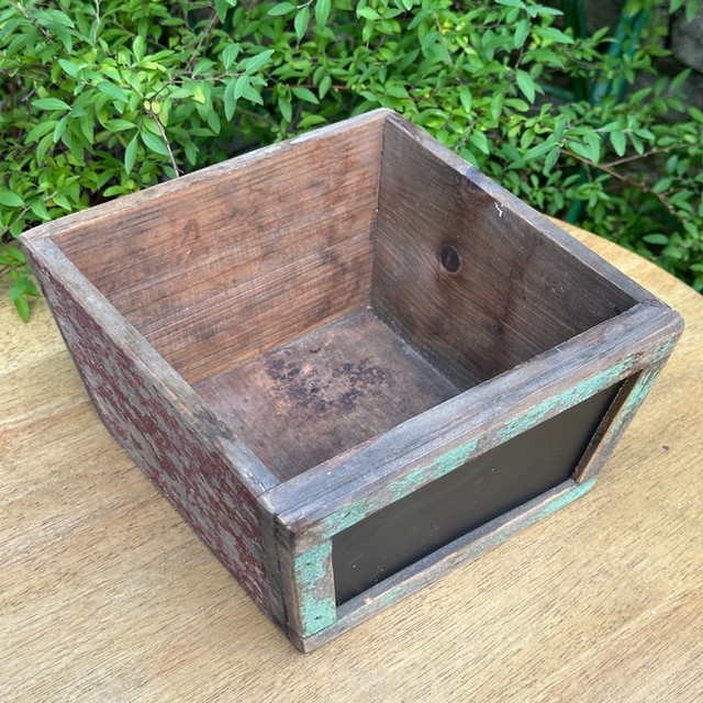 Foreign trade orphan American country style retro old wooden square bucket basin with blackboard on one side