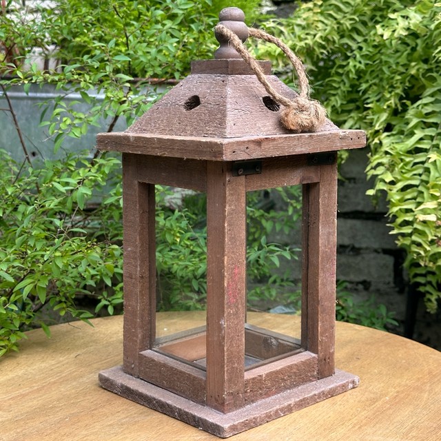 Promotional foreign trade orphan product American country style retro solid wood square vertical wind lamp candle holder can be hung