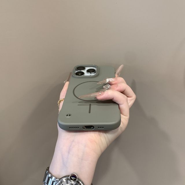 Minimalist thin circle magnetic frameless cooling new model 17 suitable for iPhone 16 promax mobile phone case Apple 15 solid color skin feel matte 14 ultra-thin 13pm anti-fall 15plus half pack 12 hard shell