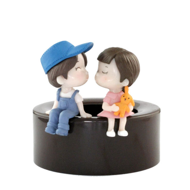 Kiss couple doll cake ornaments, cream glue mobile phone case, handmade DIY material hairpin resin accessories accessories