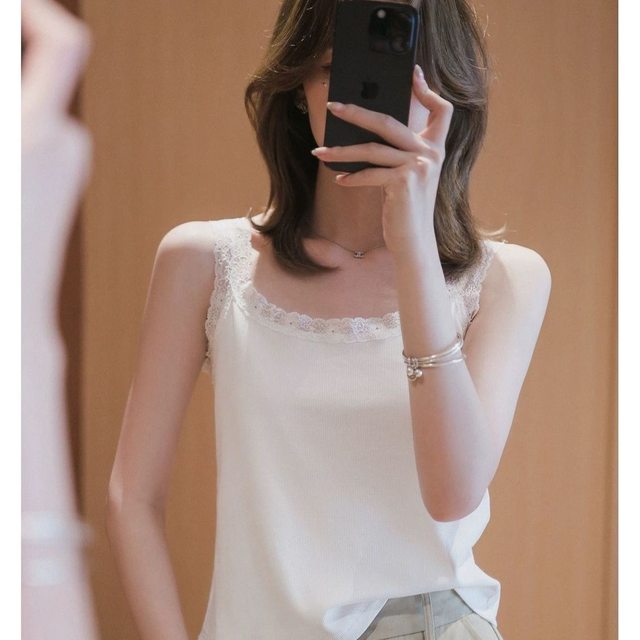 Spring and summer versatile lace suspender vest for women loose large size outside and inner bottoming shirt sleeveless threaded vest trendy