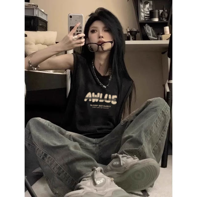 Black hot girl suspender vest for women 2025 new summer unique Hong Kong style sleeveless T-shirt top