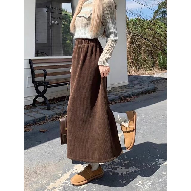 Retro orange corduroy skirt for women in autumn and winter medium length small straight skirt for chenille slit arm wrap skirt