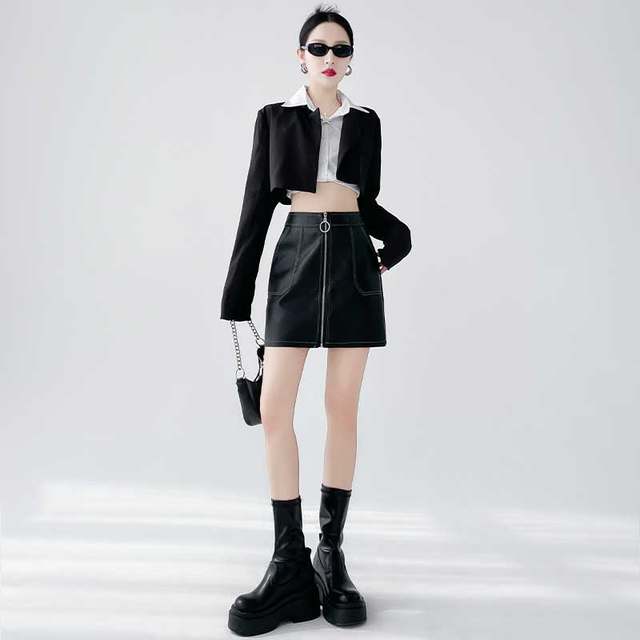 Black skirt for women in spring and autumn 2024 new fashionable temperament high waist zippered a-line skirt hip PU leather short skirt