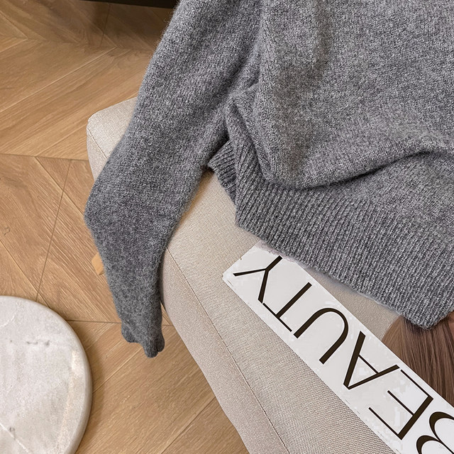 Xiao C home gray hooded long-sleeved cashmere sweater jacket for women 2025 spring and autumn new fashion pullover sweater knitted sweater
