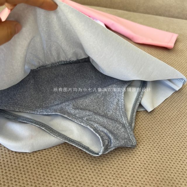 
Children's split swimsuit girl baby baby and toddler triangular skirt shorts long sleeve sun protection quick-drying beach swimsuit