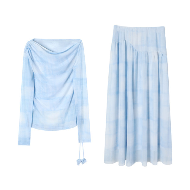 Original design with ears uare, dream ripples, blue dyed printed collar, off-shoulder T-shirt skirt suit