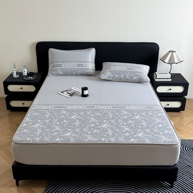 2025 new Class A maternal and infant grade jacquard ice silk mat three-piece set for summer machine-washable soft mat sheet hat