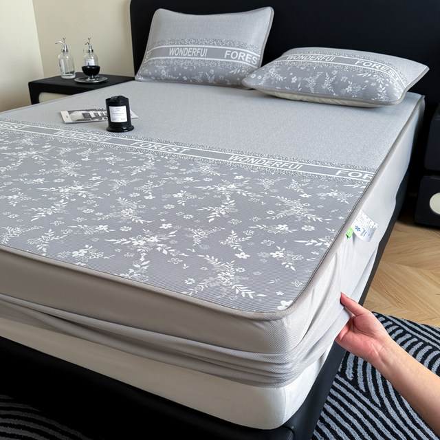 2025 new Class A maternal and infant grade jacquard ice silk mat three-piece set for summer machine-washable soft mat sheet hat