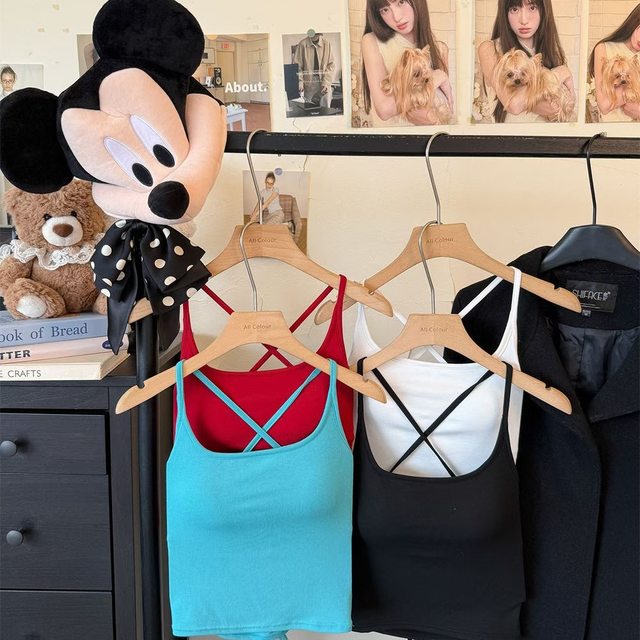 Solid color beauty straps, chest pads, camisole women's 2025 new summer pure desire inner strap hot girl outer top