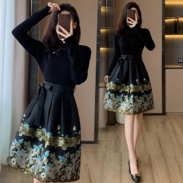 New Chinese knitting dress cheongsam small man improved national style high-end embroidery jacquard banquet evening dress spring and autumn