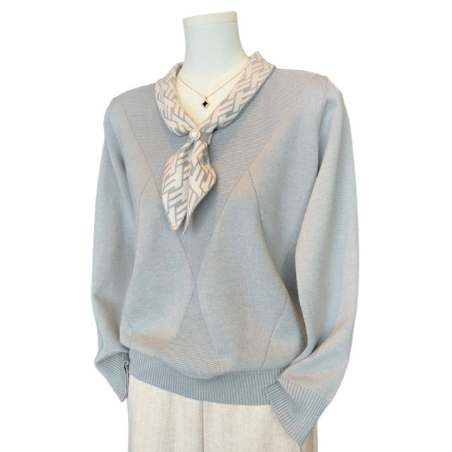 2025 new fashionable and fashionable mother autumn clothes long-sleeved knitted shirt middle-aged and elderly women's spring and autumn sweater base top