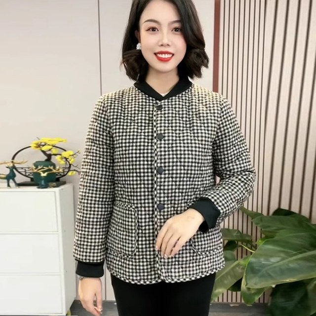 Middle-aged and elderly autumn and winter new fashion plaid plus velvet short coat mother's style modern round neck thickened warm cotton coat for women