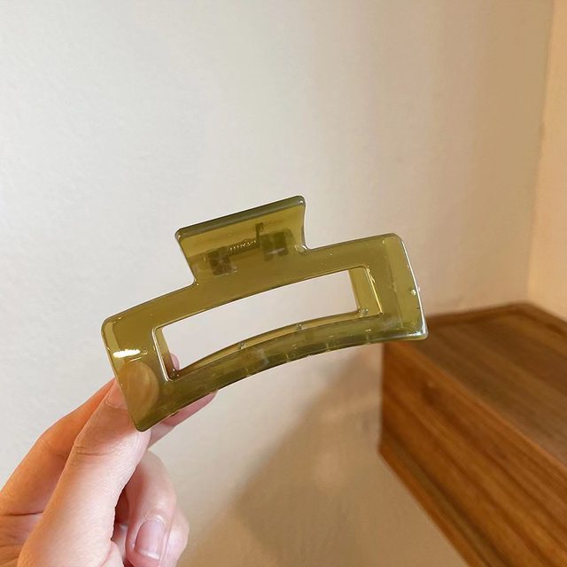 
A square elegant shark clip