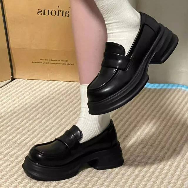 Round toe thick sole British loafers women's 2025 new retro versatile jk formal shoes black thick heel small leather shoes