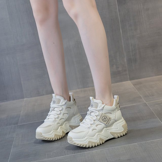 Foreign trade factory withdraw the cabinet and break the coded leather face thick bottom leisure high -top shoes female autumn and winter leather increasing students of students, daddy shoes