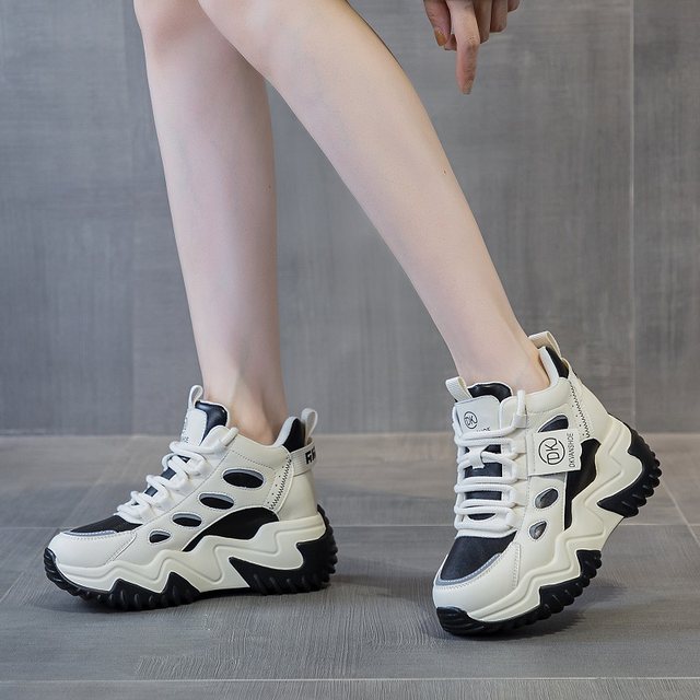 Foreign trade factory withdraw the cabinet and break the coded leather face thick bottom leisure high -top shoes female autumn and winter leather increasing students of students, daddy shoes