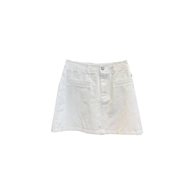 South Korea's Dongdaemun Spring 2025 new Korean version of slim commuter button temperament slim and versatile denim skirt
