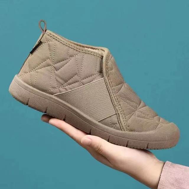 
2025 new winter snow boots, soft soles, comfortable mother's shoes, windproof and cold-proof, lightweight, comfortable, fashionable and velvet cotton shoes