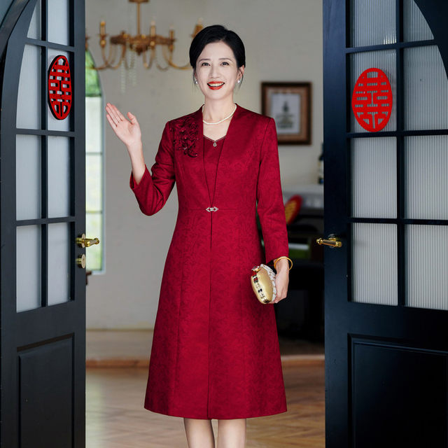 High-end mother-in-law wedding dress coat coat wedding mother dress suit skirt wedding banquet dress autumn and winter