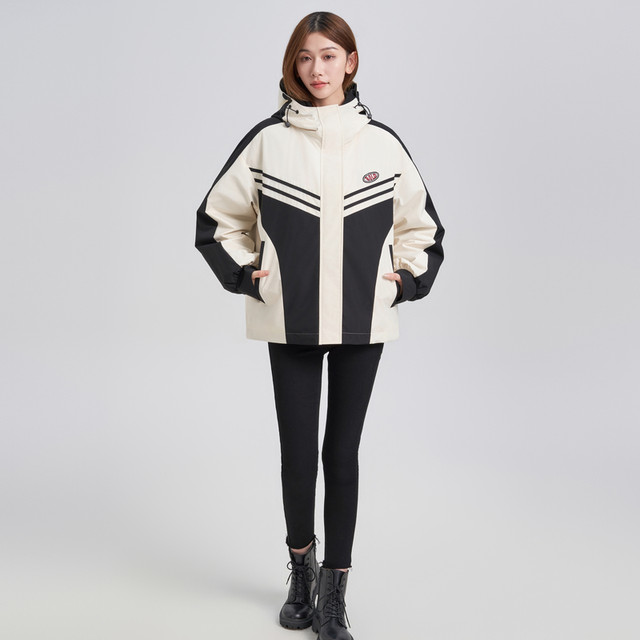 Xuezhongfei 2025 spring hot sale women's short hooded down jacket removes the inner liner one-on-three-wear splicing workwear