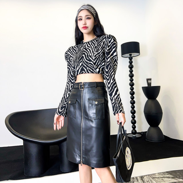 Hip-cover skirt 2025 autumn new genuine leather black leather skirt high waist mid-skirt sheepskin slim front zipper skirt