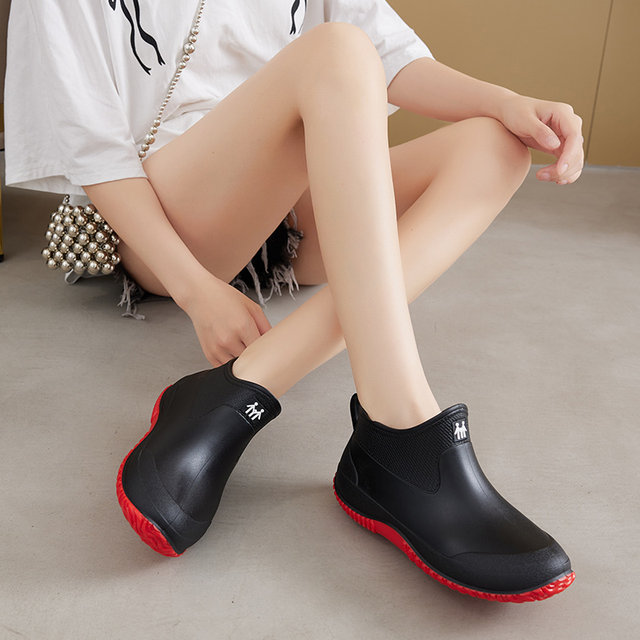 Korean version of the new short-tube rain boots for women, waterproof and non-slip women's rain boots, kitchen water shoes, adult thick-soled wear-resistant rubber shoes