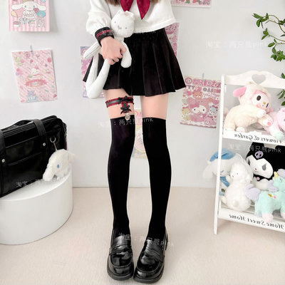 taobao agent Black velvet swan, high boots, socks, Lolita style, punk style